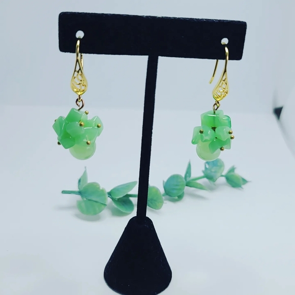 Green Cat Eye earring - Picture 2 of 4